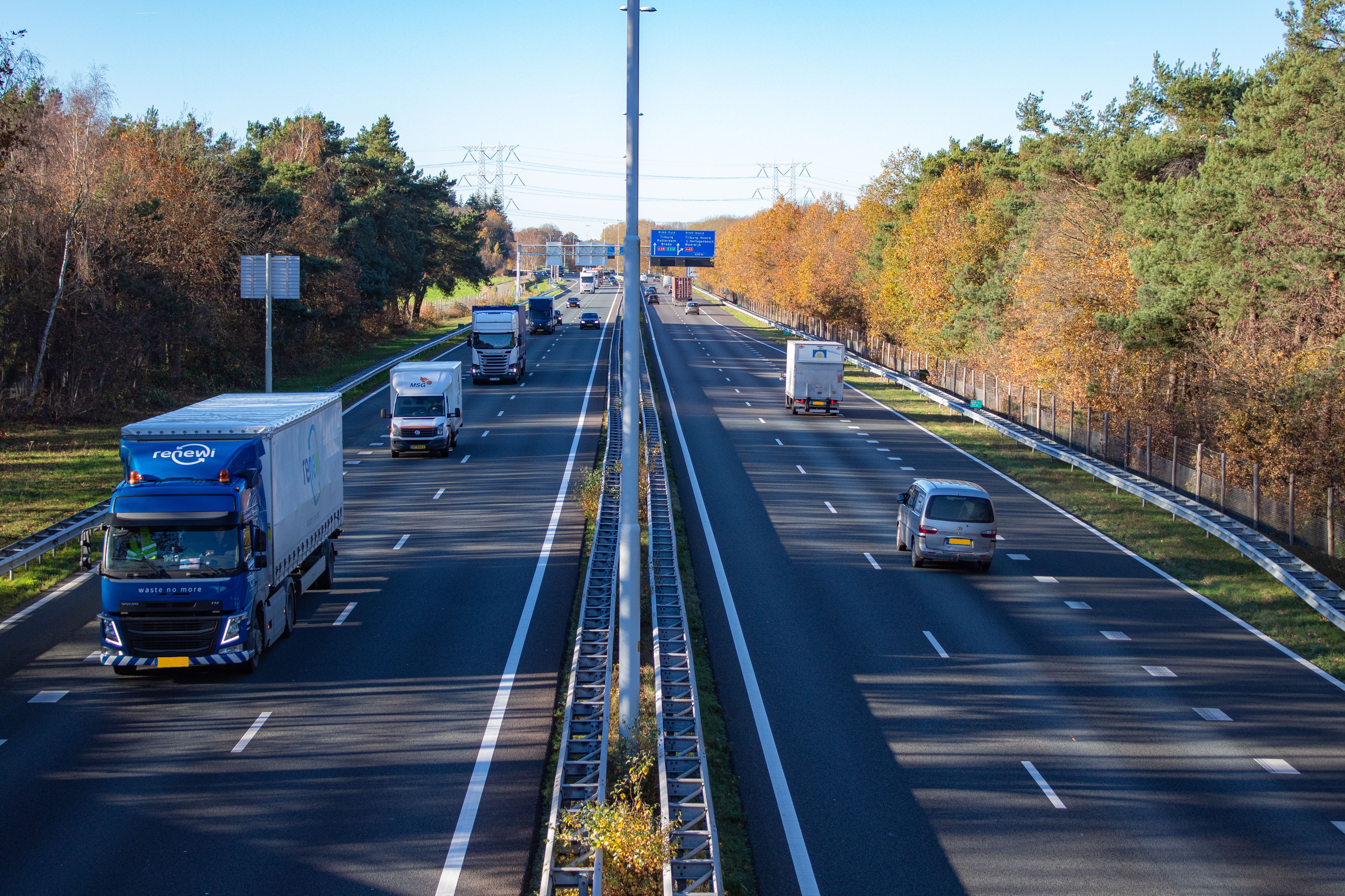 Rijverbod voor vrachtwagens in Nederland: hoe zit het?